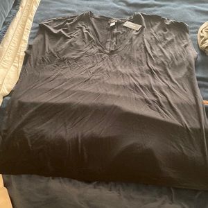 Black express tee brand new loop-neck